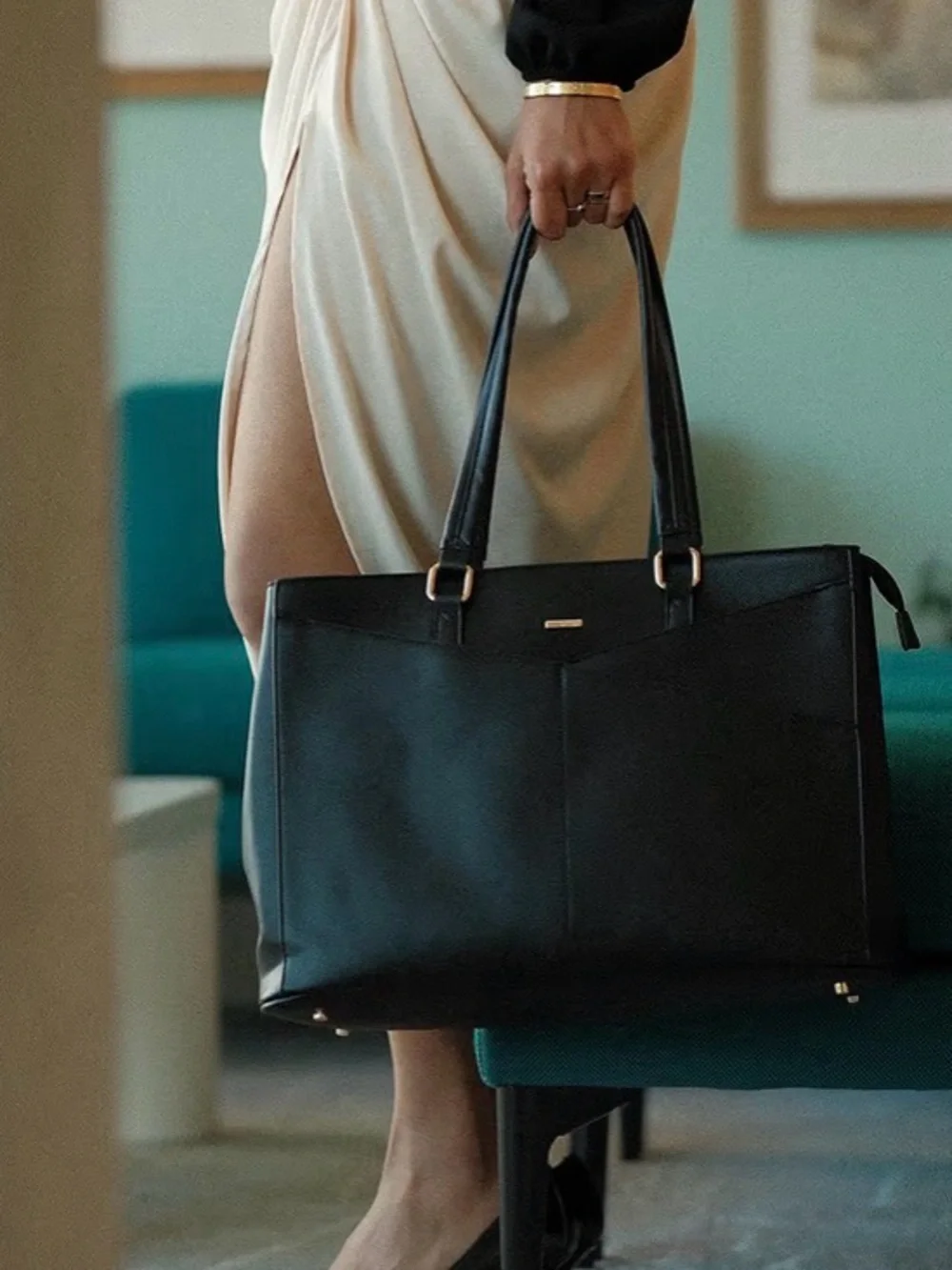 Everyday Black Tote with Front Pocket - Unbranded